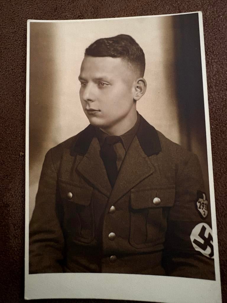 Duitse foto van een man in uniform, Ophalen of Verzenden, Overige soorten, Duitsland, Foto of Poster