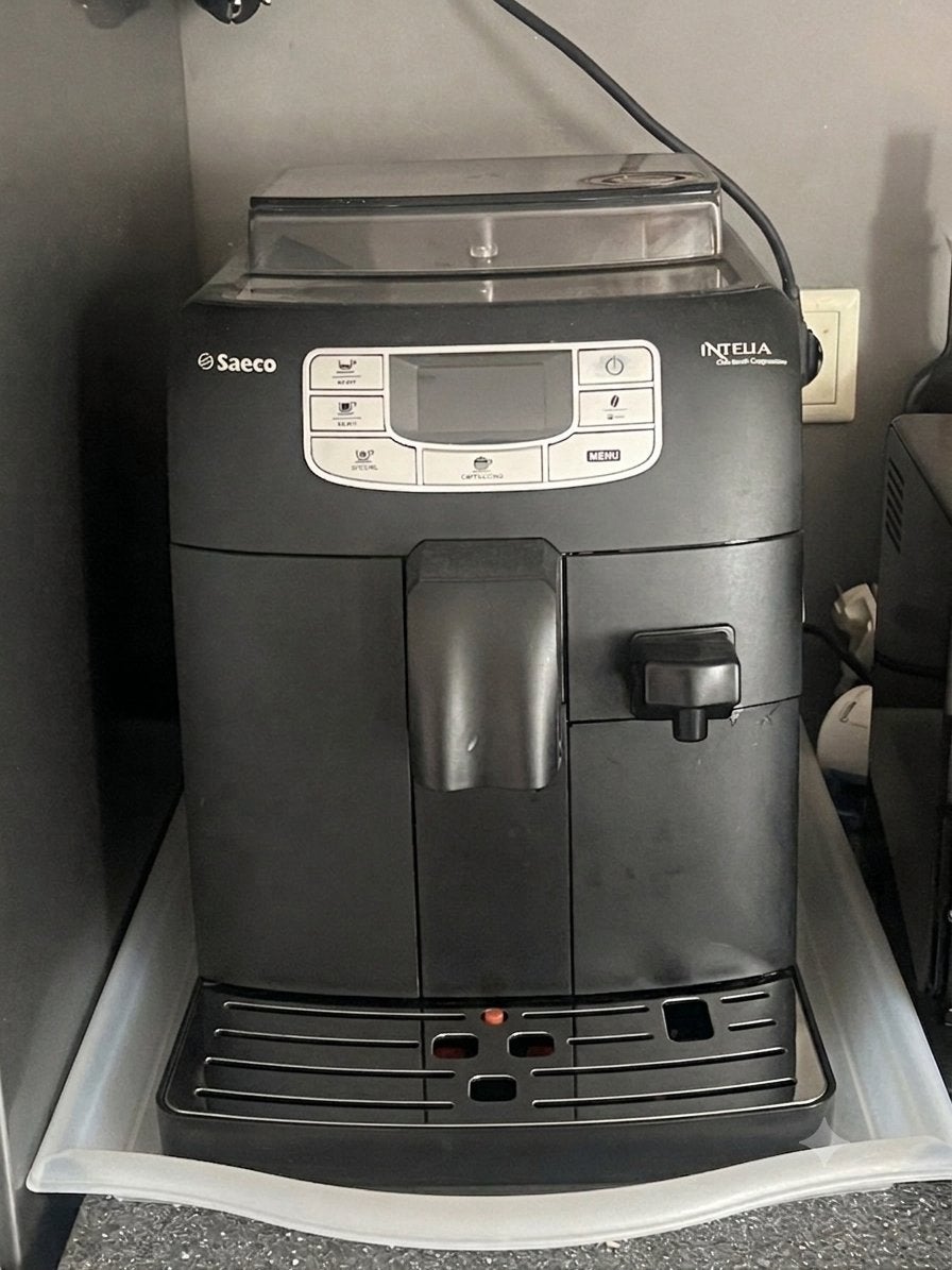 Saeco Intelia One Touch Cappuccino, Ophalen, Afneembaar waterreservoir, Gebruikt, 10 kopjes of meer