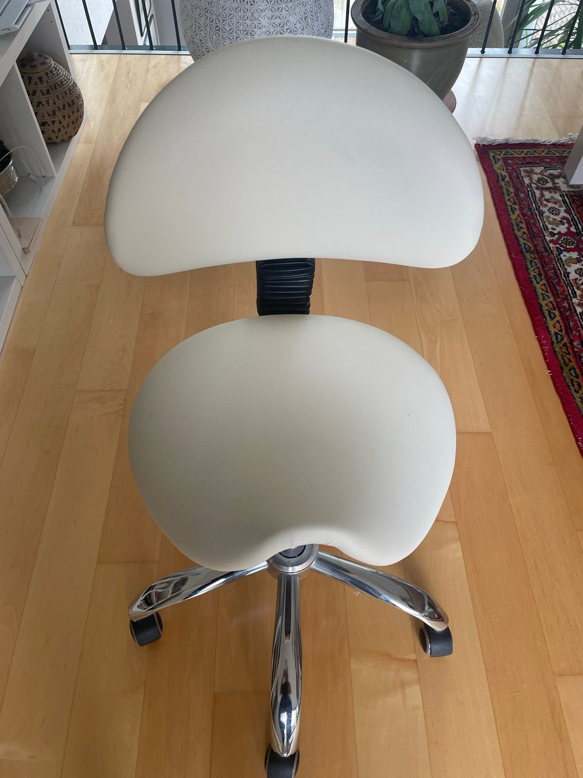 Ergonomische zadelkruk met rugleuning - Wit/Crème, Ophalen, Gebruikt, Wit, Bureaustoel