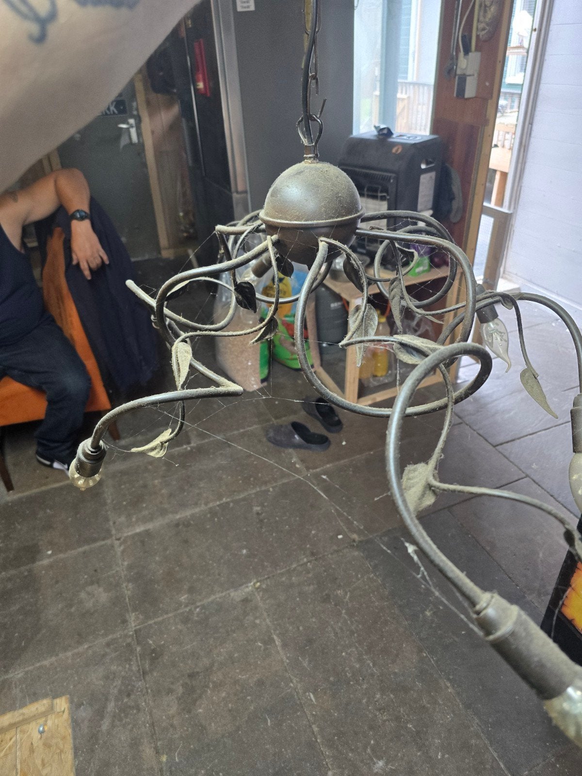 Lamp voor plavoon, Ophalen