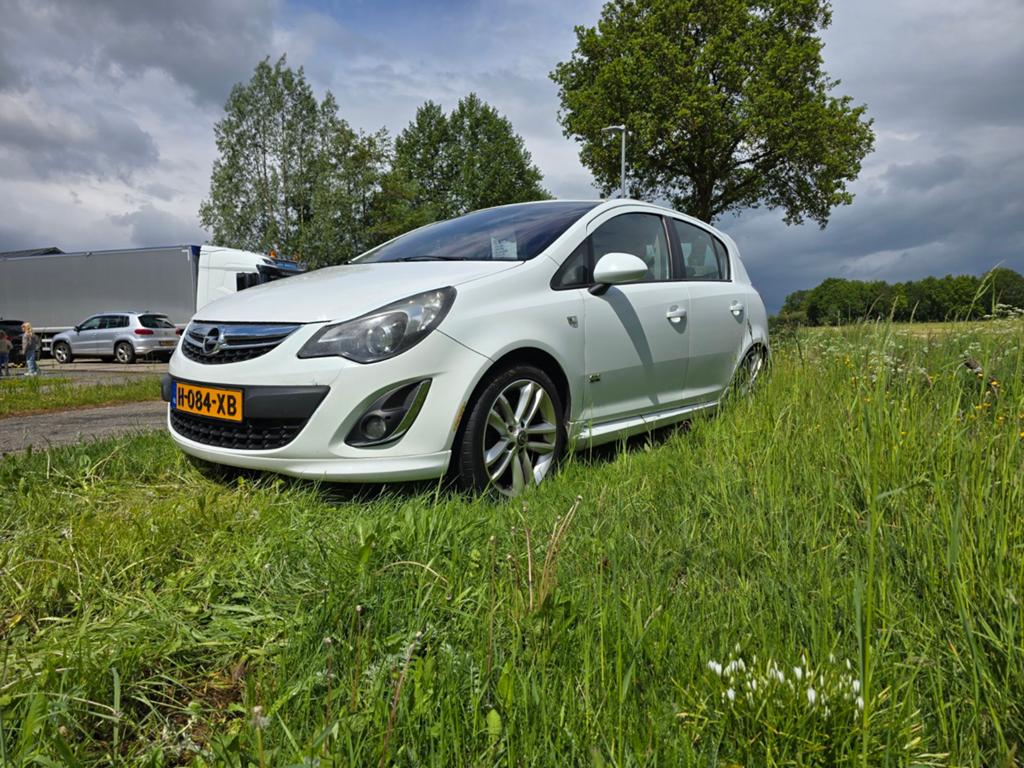 Opel Corsa 1.6 Turbo GSI 5D 2011 Wit nieuw apk, Auto's, Voorwielaandrijving, Zwart, 4 cilinders, Wit