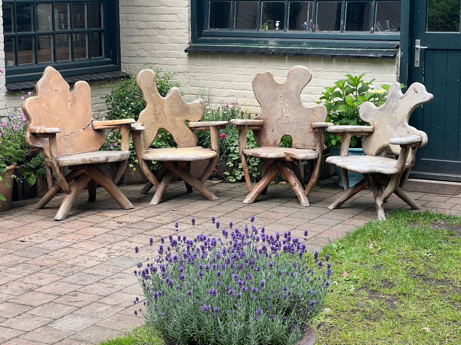 4 unieke handgemaakte houten tuinstoelen – boomstam design, Ophalen, Zo goed als nieuw, Hout, Stoel