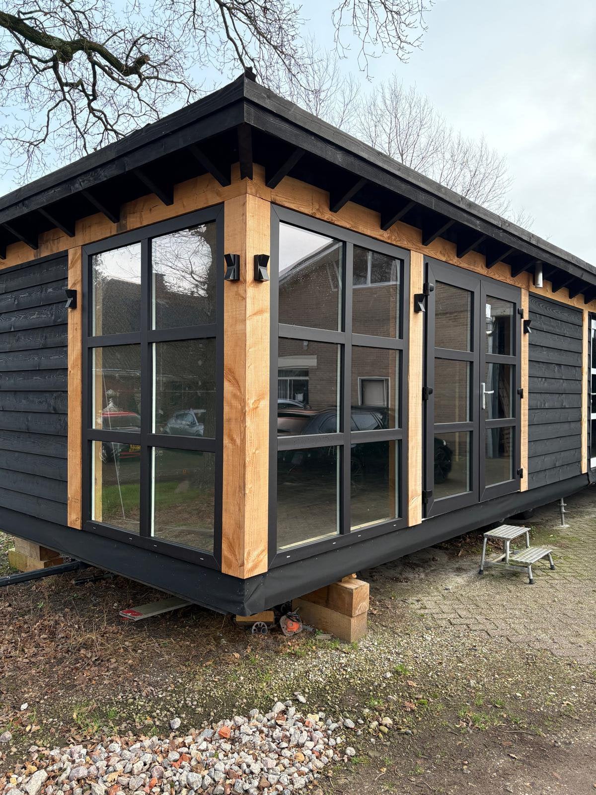 Nieuwe mantelzorgwoning te koop, Ophalen, Zo goed als nieuw, 500 cm of meer, 3 ramen of meer