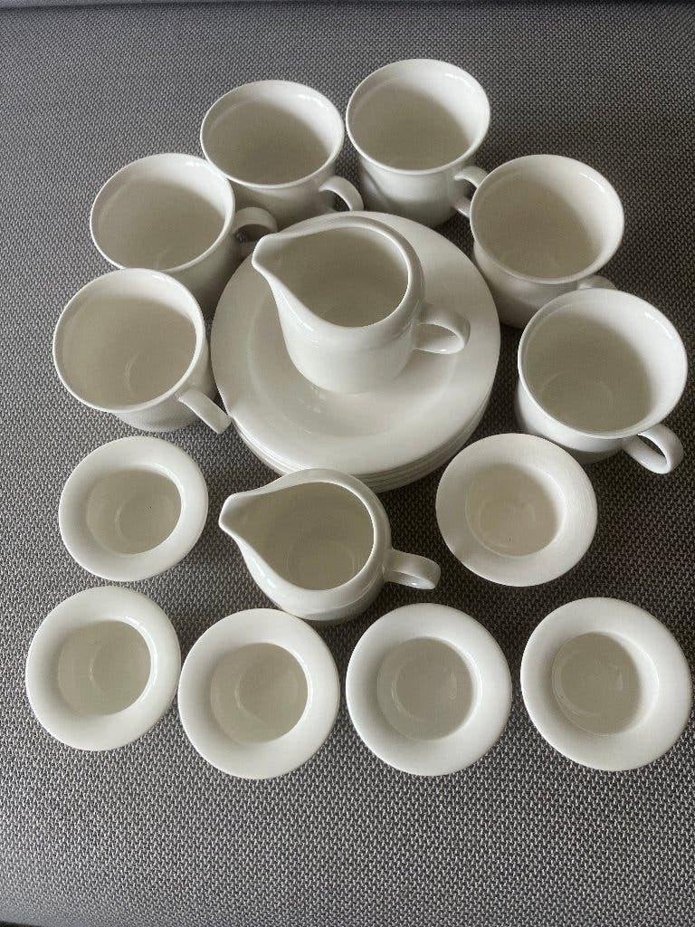 Iittala/Arabia Arctica 6 kopjes, 2x melkkan en 6 eierdopjes, Ophalen of Verzenden, Zo goed als nieuw, Overige stijlen, Kop(pen) en/of Schotel(s)