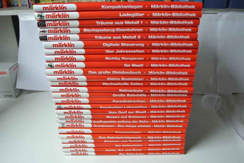 Märklin Bibliothek compleet 26 delen, Wisselstroom, Zo goed als nieuw, Märklin, Boek, Tijdschrift of Catalogus