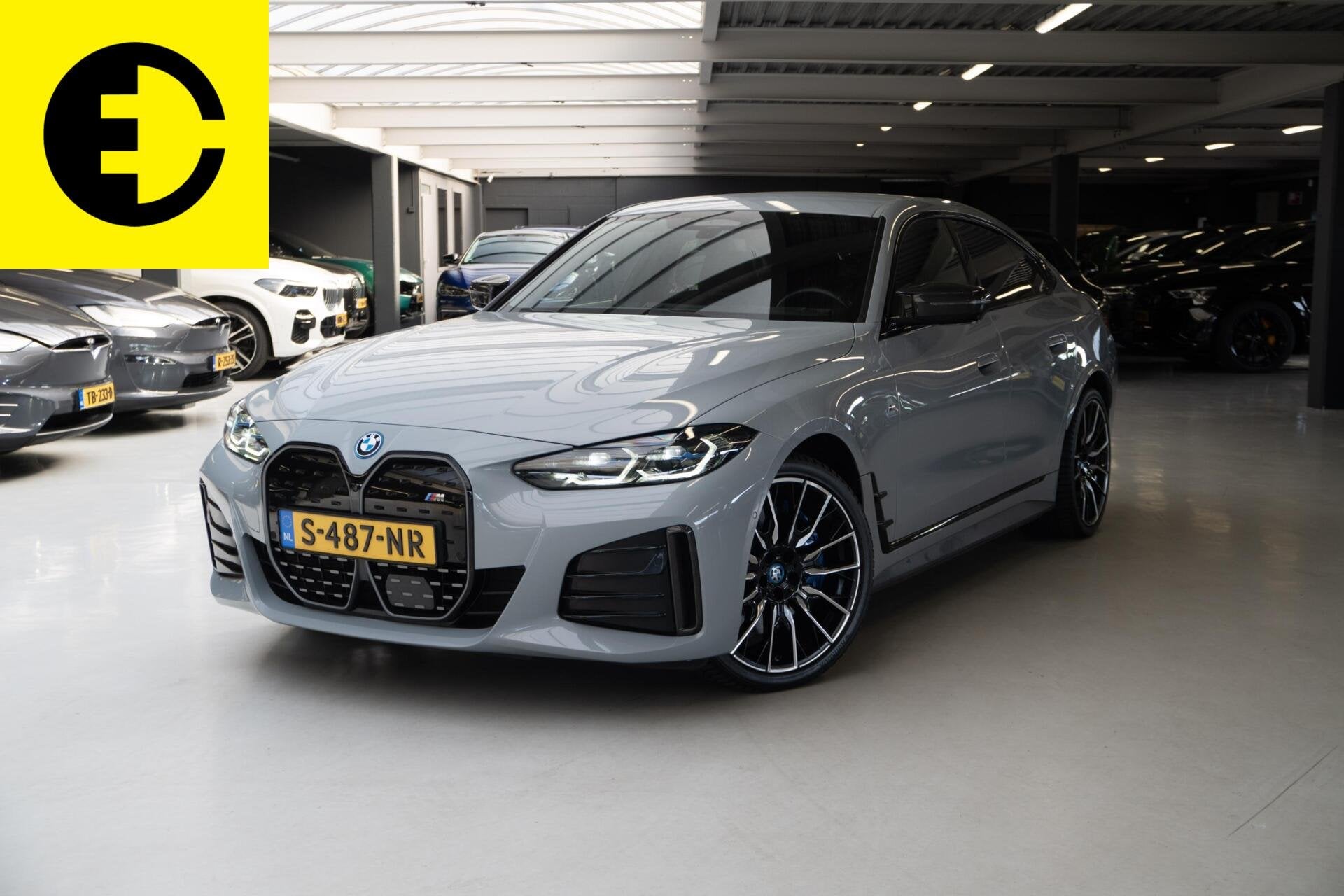 BMW i4 M50 High Executive 84 kWh | 95,6% SoH | Stuurverwarmi, Auto's, BMW, Gebruikt, 110 €/maand, Leder, 2190 kg