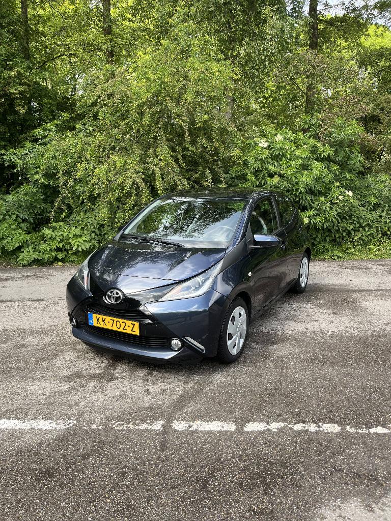 Toyota Aygo 1.0 VVT-i x-play 5-deurs | Airco | Camera, Voorwielaandrijving, Stof, Origineel Nederlands, Handgeschakeld