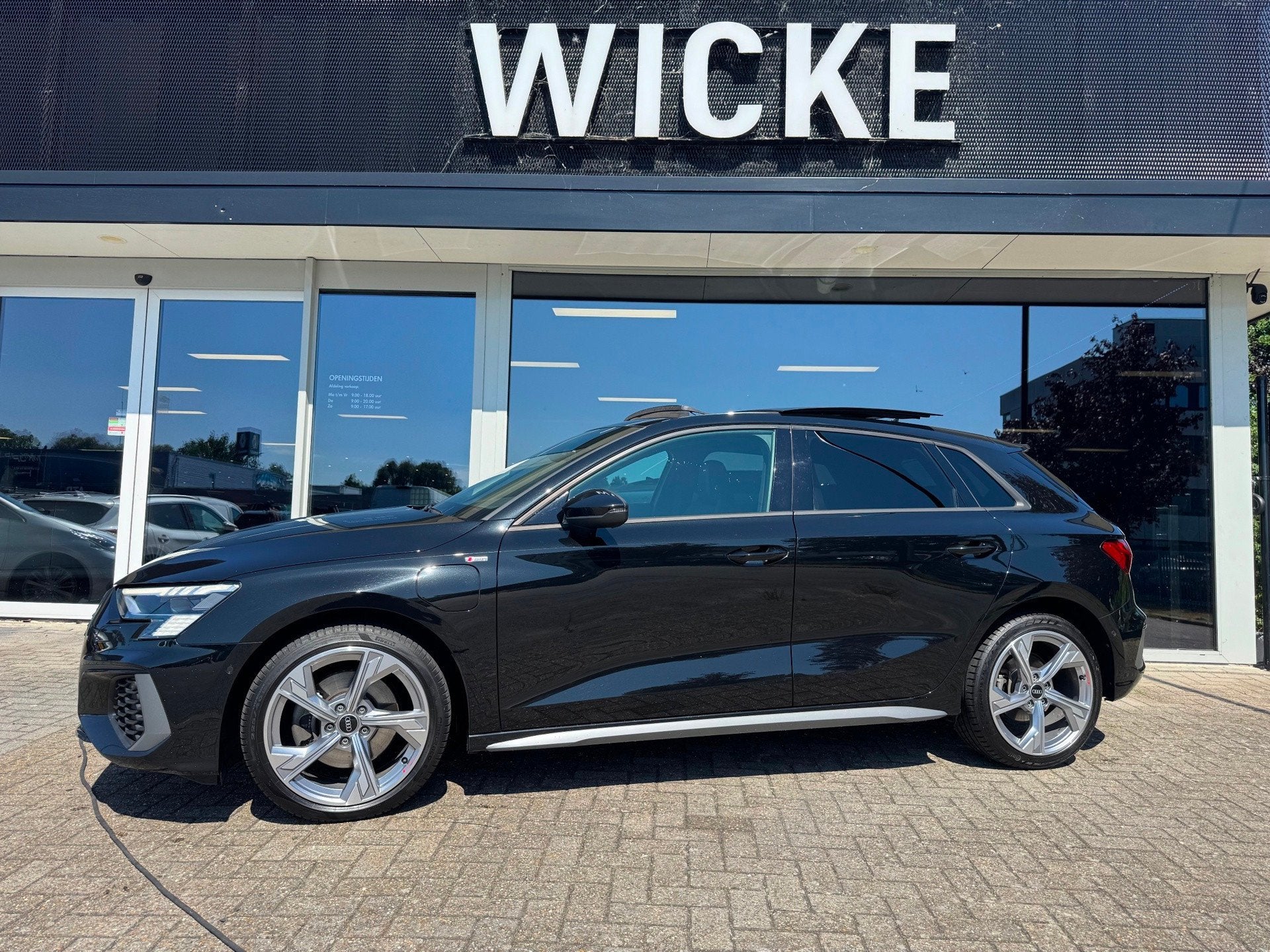 Audi A3 Sportback 40 TFSI e 3X S Line Pano Leder Massage Ele, Auto's, Gebruikt, 4 cilinders, 1535 kg, Zwart