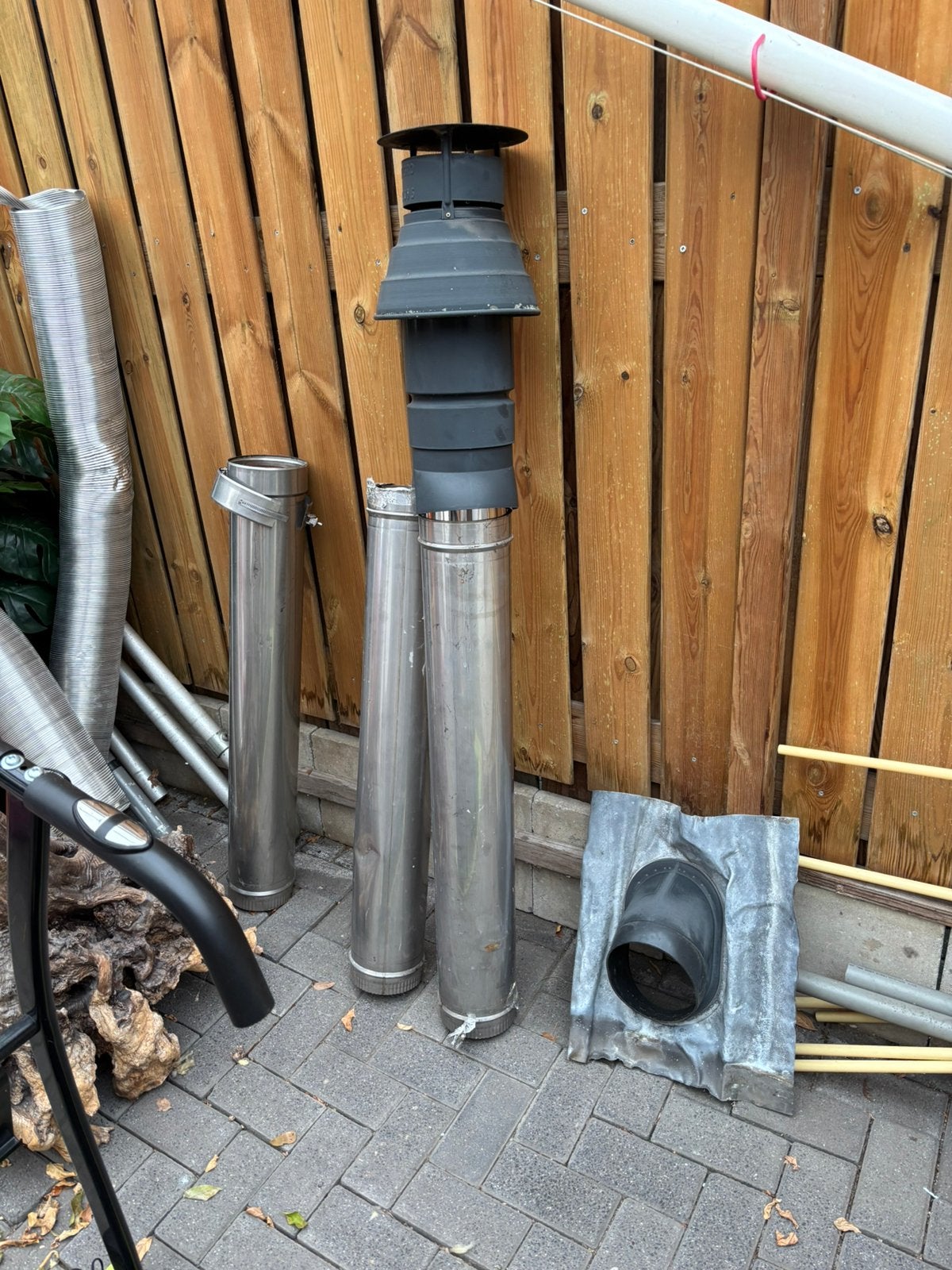 Dubbelwandige kachelpijp met dakdoorvoer, Ophalen, 2 tot 4 meter, 60 tot 80 mm, Zo goed als nieuw