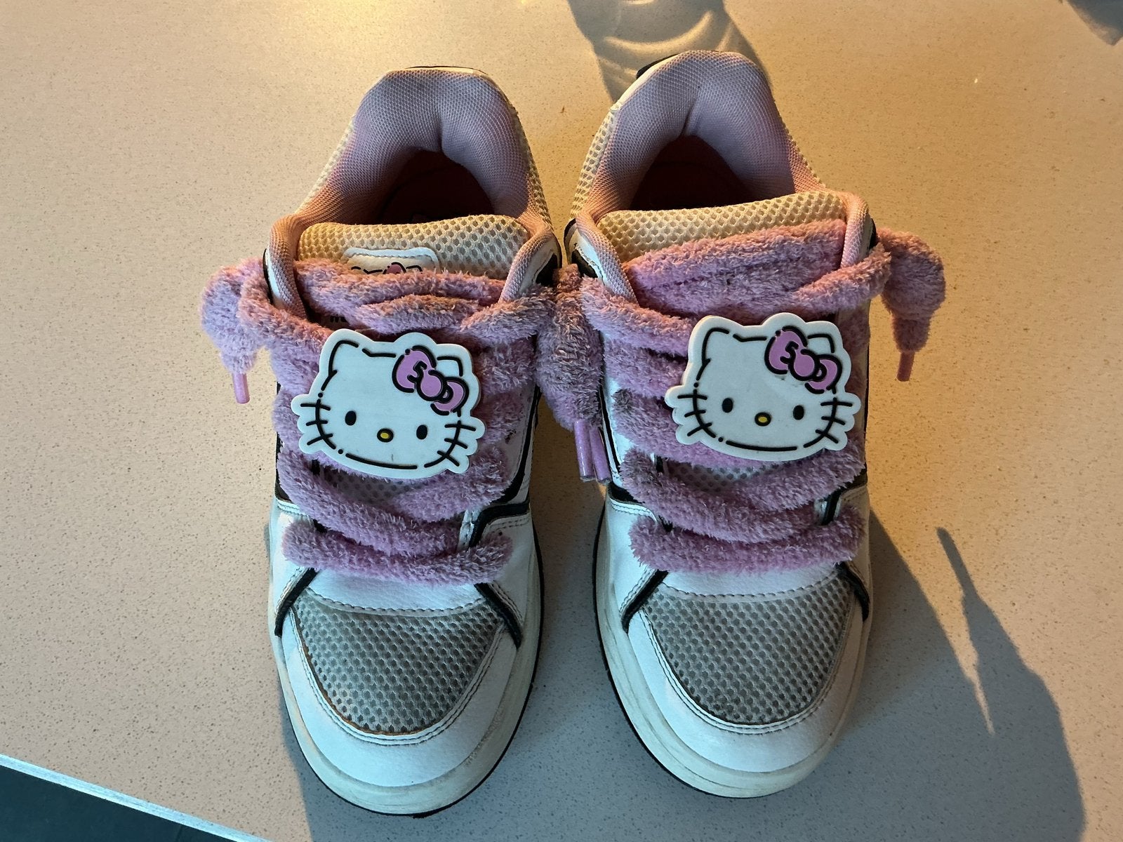 Bershka Hello Kitty sneakers maat 37, Ophalen of Verzenden, Zo goed als nieuw, Meisje