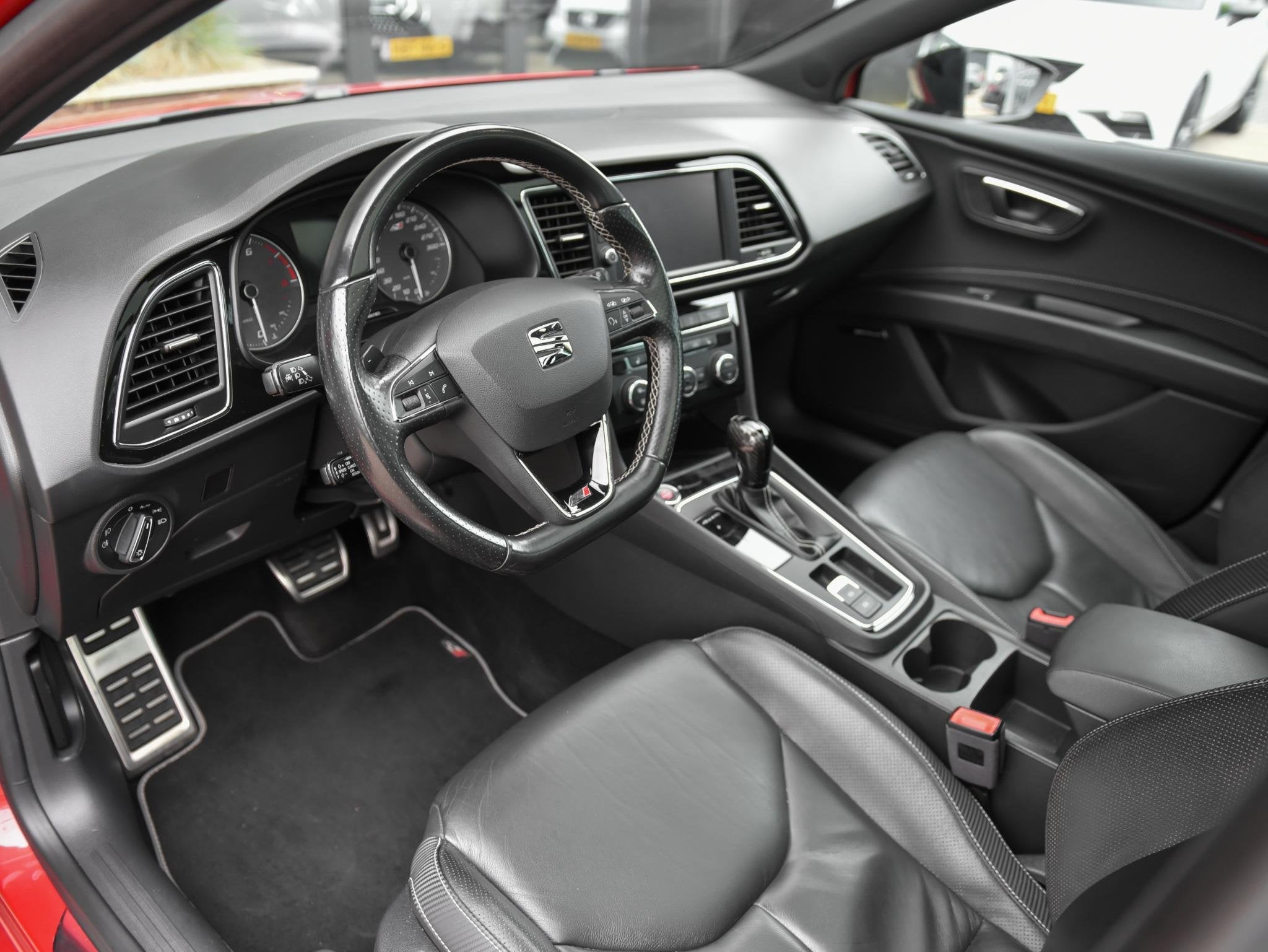 SEAT Leon ST 2.0 TSI 4DRIVE CUPRA Brembo Adaptive cruise Pan, Auto's, Seat, Automaat, 15 km/l, Gebruikt, 4 cilinders