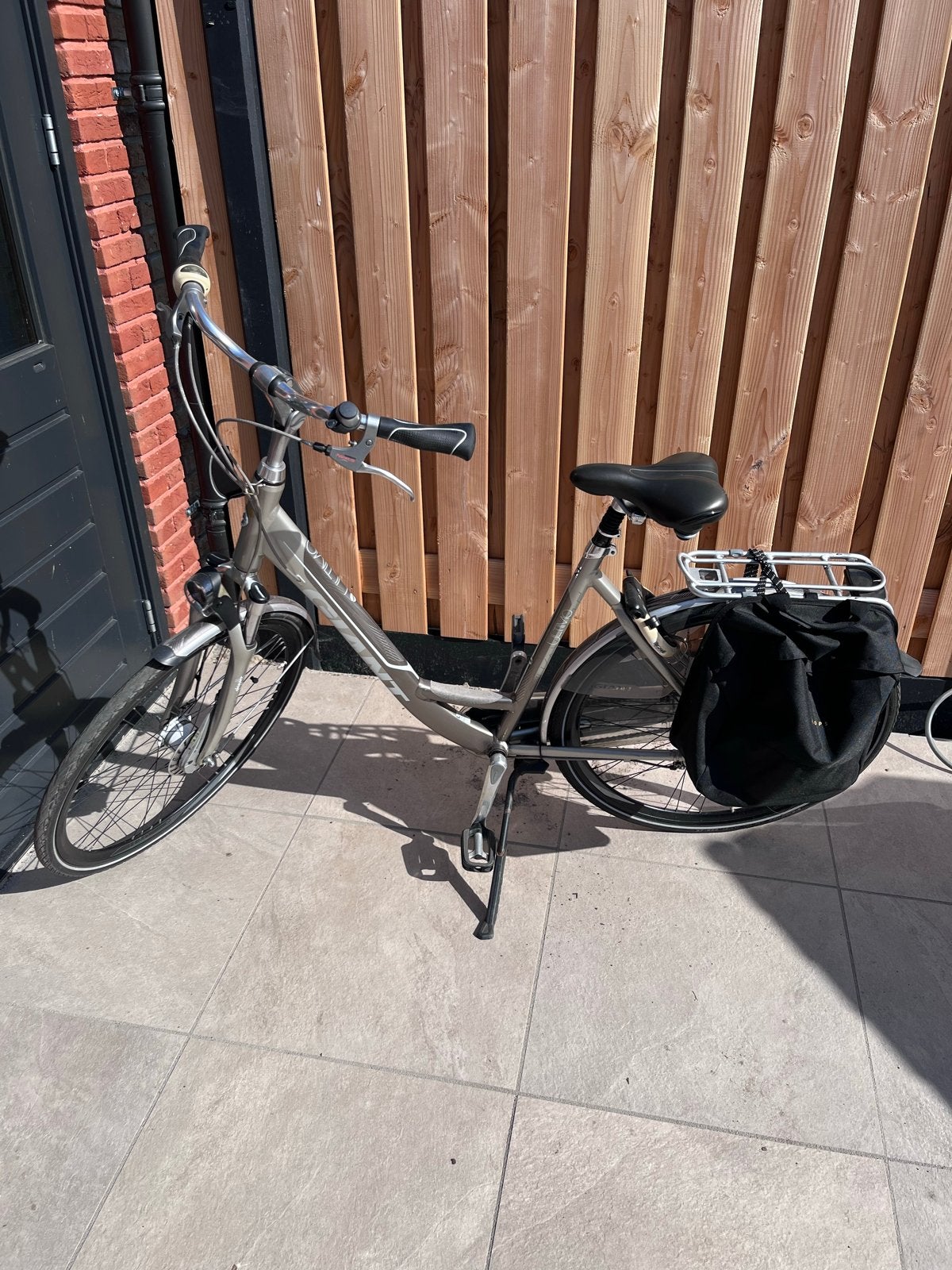 Giant Ultimo CS2 Damesfiets - Goede staat, 8 versnellingen, Terugtraprem, Gebruikt, (Extra) lage instap, 56 cm of meer