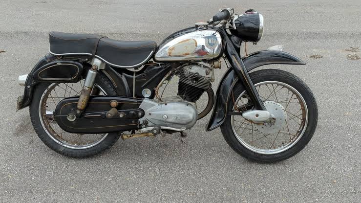 Gezocht, NSU Maxi 1958, chromen koplamp ring, Motoren, Ophalen of Verzenden