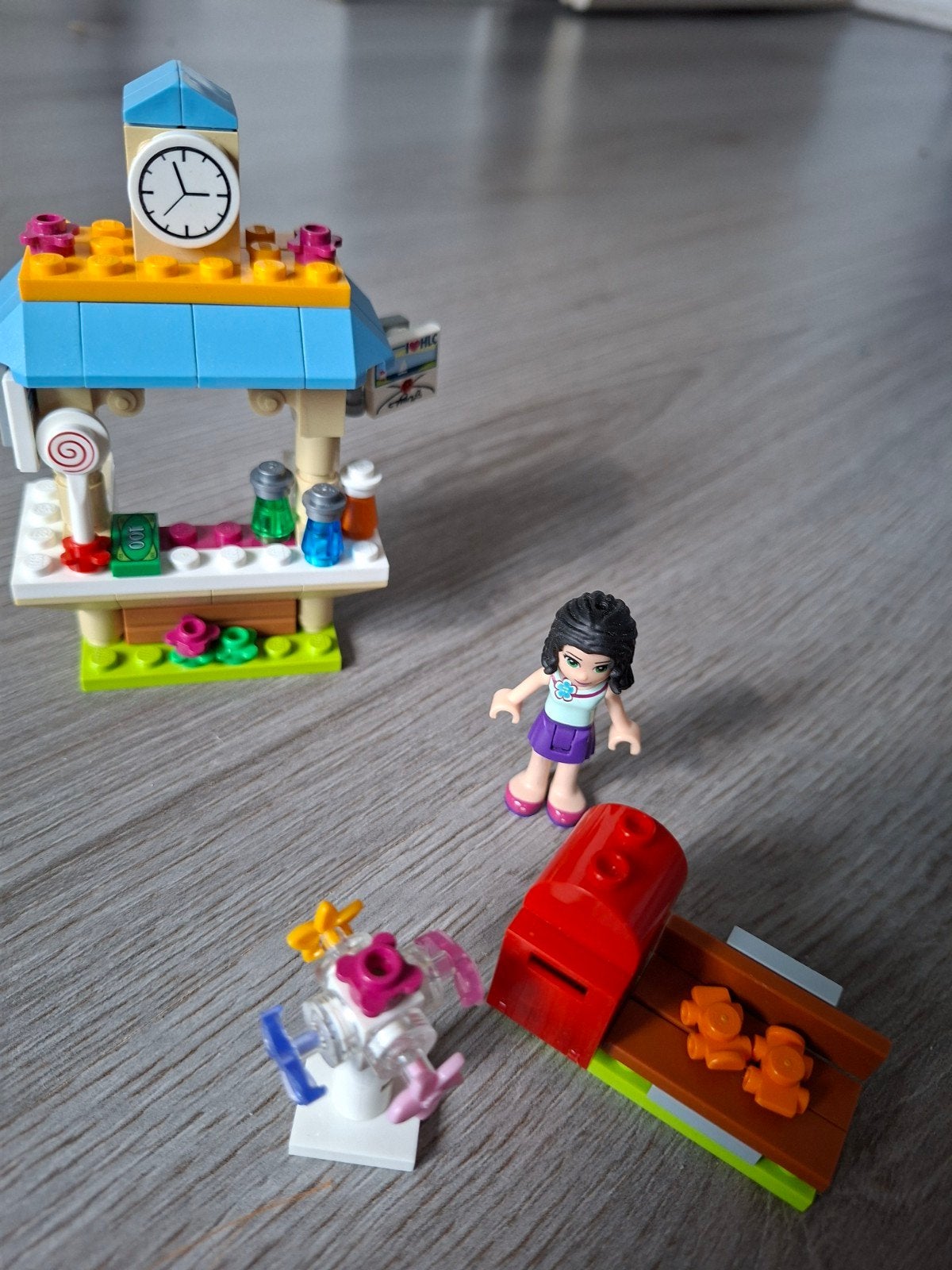 Lego Friends 41098 Emma's Toeristenkiosk met minifiguur, Ophalen of Verzenden, Zo goed als nieuw, Overige merken
