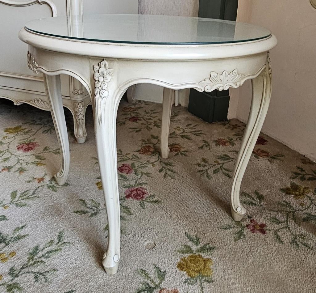 Een ronde bijzettafel in Franse brocante stijl, Rond, 55 tot 75 cm, Zo goed als nieuw, Brocante