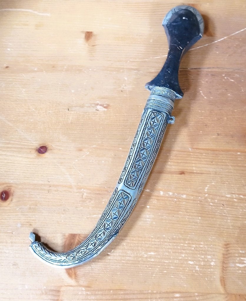 Arabische dolk?, Ophalen of Verzenden, Landmacht, Azië, Mes of Dolk