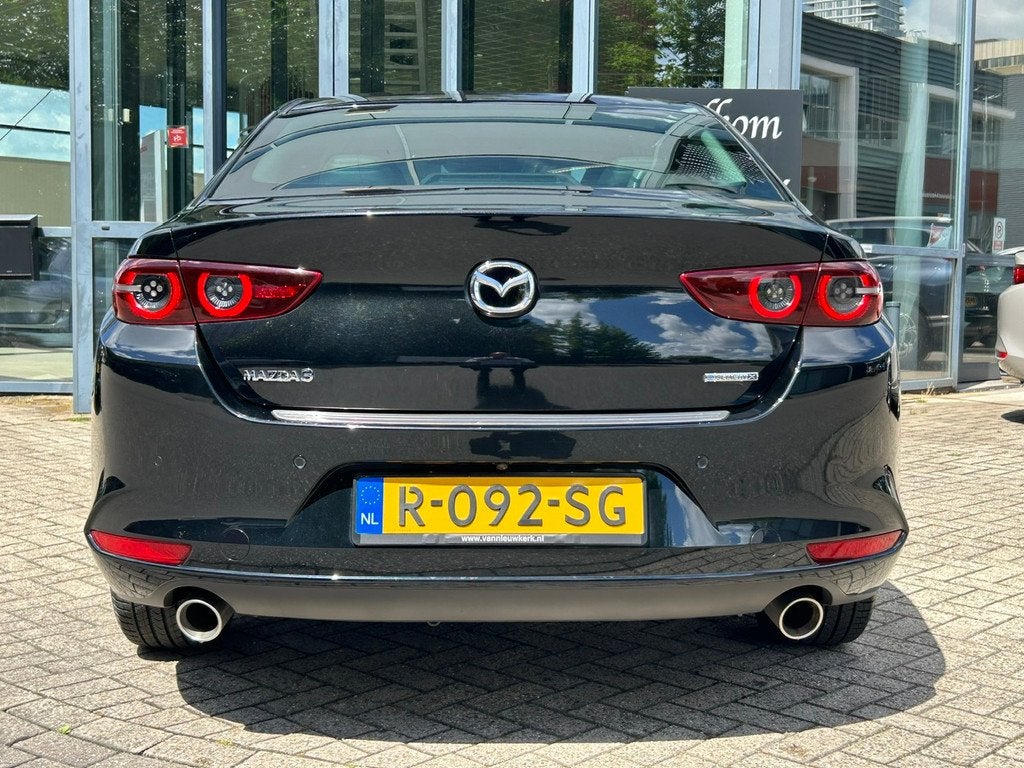 Mazda 3 Sedan Skyactiv-X 186pk Luxury | Leer | Bosé Audio |, Auto's, Gebruikt, Zwart, Bedrijf, Handgeschakeld