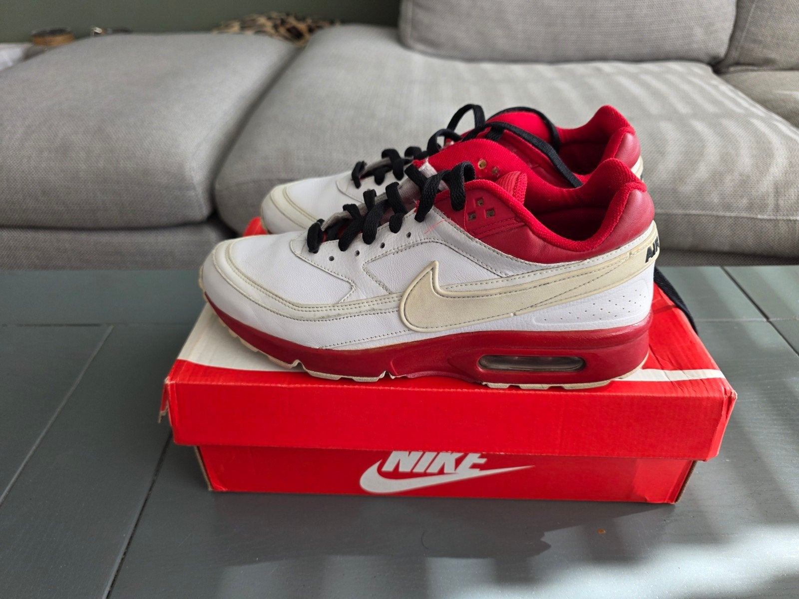 Nike air max classic bw wit rood leder maat 42.5, Ophalen of Verzenden, Zo goed als nieuw, Hardloopschoenen, Nike