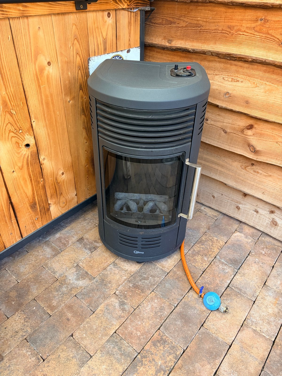 Qlima Gaskachel - Compact en Efficiënt, Ophalen, Gas, Zo goed als nieuw, Vrijstaand