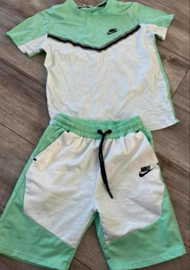 Nike sportset: groen/wit short en shirt - Maat 176 (S), Kinderen en Baby's, Kinderkleding | Maat 176, Ophalen of Verzenden, Nieuw