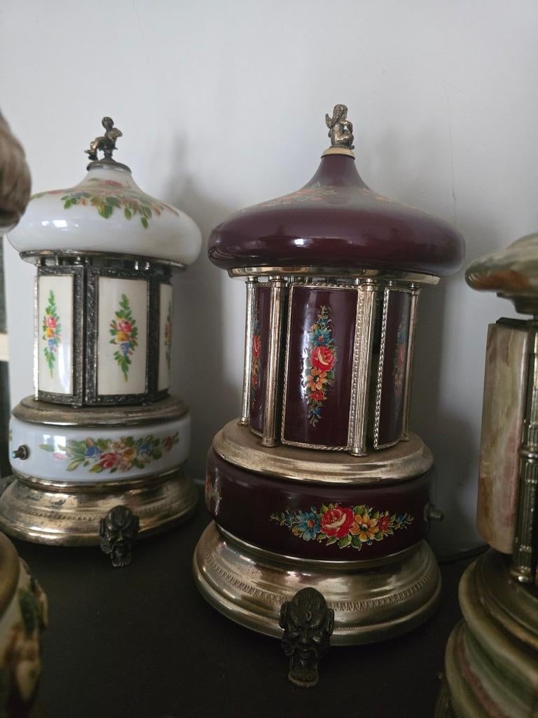 Witte Reuge muziekcarrousel uit de jaren '60, topstaat, Antiek en Kunst, Ophalen