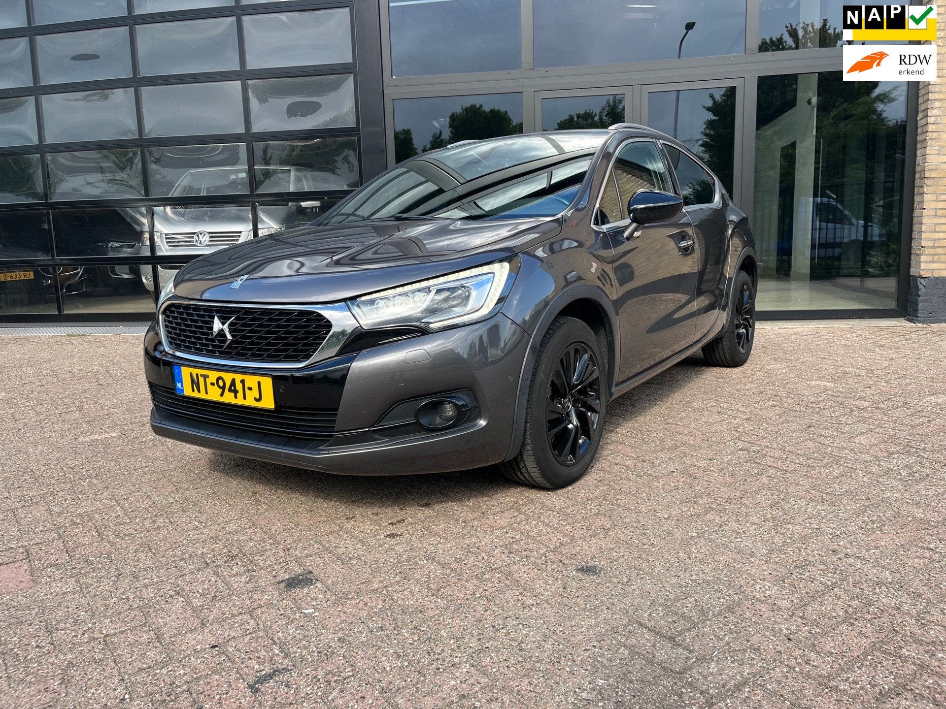 DS 4 Crossback 1.2 PureTech Chic , Camera, Trekhaak, Auto's, Gebruikt, 1199 cc, Leder en Stof, Bedrijf