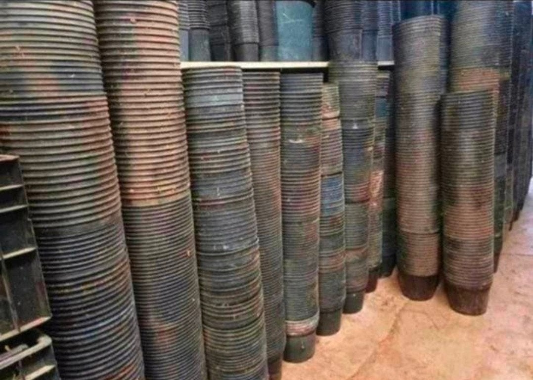 Diverse kweekpotten plantenpotten bloempotten 2 liter, Kunststof, Gebruikt, Rond, Ophalen of Verzenden