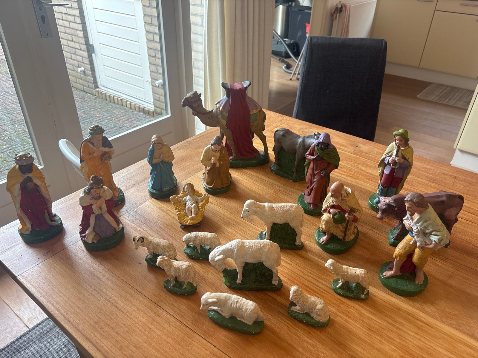 Complete Kerststal Beeldjes Set - 22 Stuks, Ophalen of Verzenden, Gebruikt, Religie