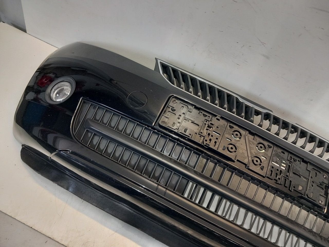 Bumper voor Skoda Citigo, Onderdelen@venauto.nl, Van der Ven Autorecycling B.V., Gebruikt, Ettenseweg 76, 4706 PB Roosendaal, The Netherlands