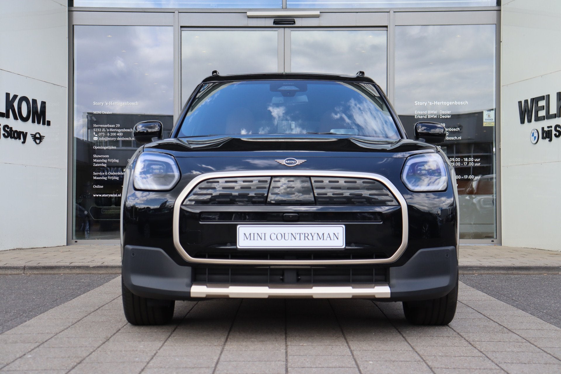 MINI Countryman E / Favoured / Pakket L / 18" Asteroid Spoke, LED verlichting, Countryman, Zwart, Leder