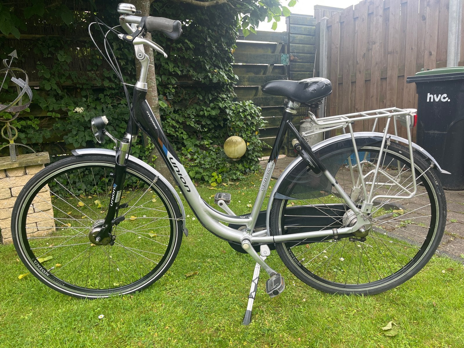 Nette Union  fiets met verlichting en werkende remmen, Fietsen en Brommers, Fietsen | Dames | Damesfietsen, Overige merken, Gebruikt