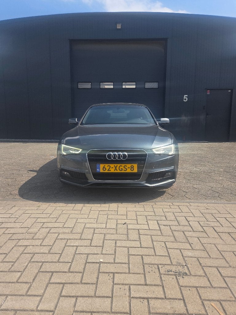 Audi A5 1.8 Tfsi 125KW 3x s-line Sportback 2012 Grijs, Voorwielaandrijving, Euro 5, Zwart, 4 cilinders