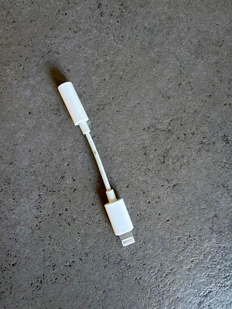 Apple Lightning naar 3,5 mm Jack Audio Adapter, Ophalen of Verzenden, Nieuw, Minder dan 2 meter, Overige kabels