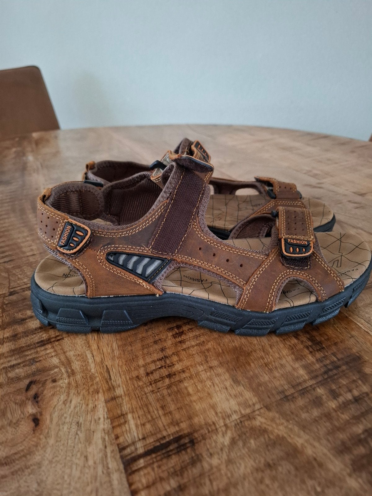 Heren sandalen maat 45 - Comfortabel en stijlvol, Kleding | Heren, Sandalen, Bruin, Nieuw, Ophalen of Verzenden