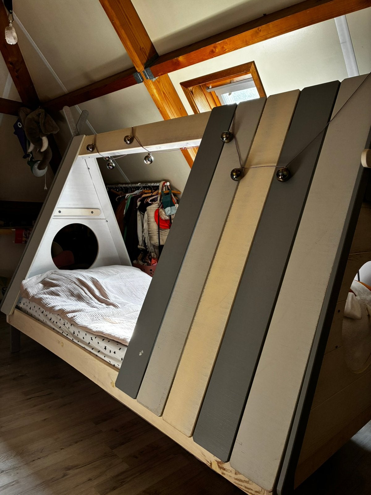 Tipi kinderbed 90x200, Ophalen, 85 tot 100 cm, Zo goed als nieuw, Matras