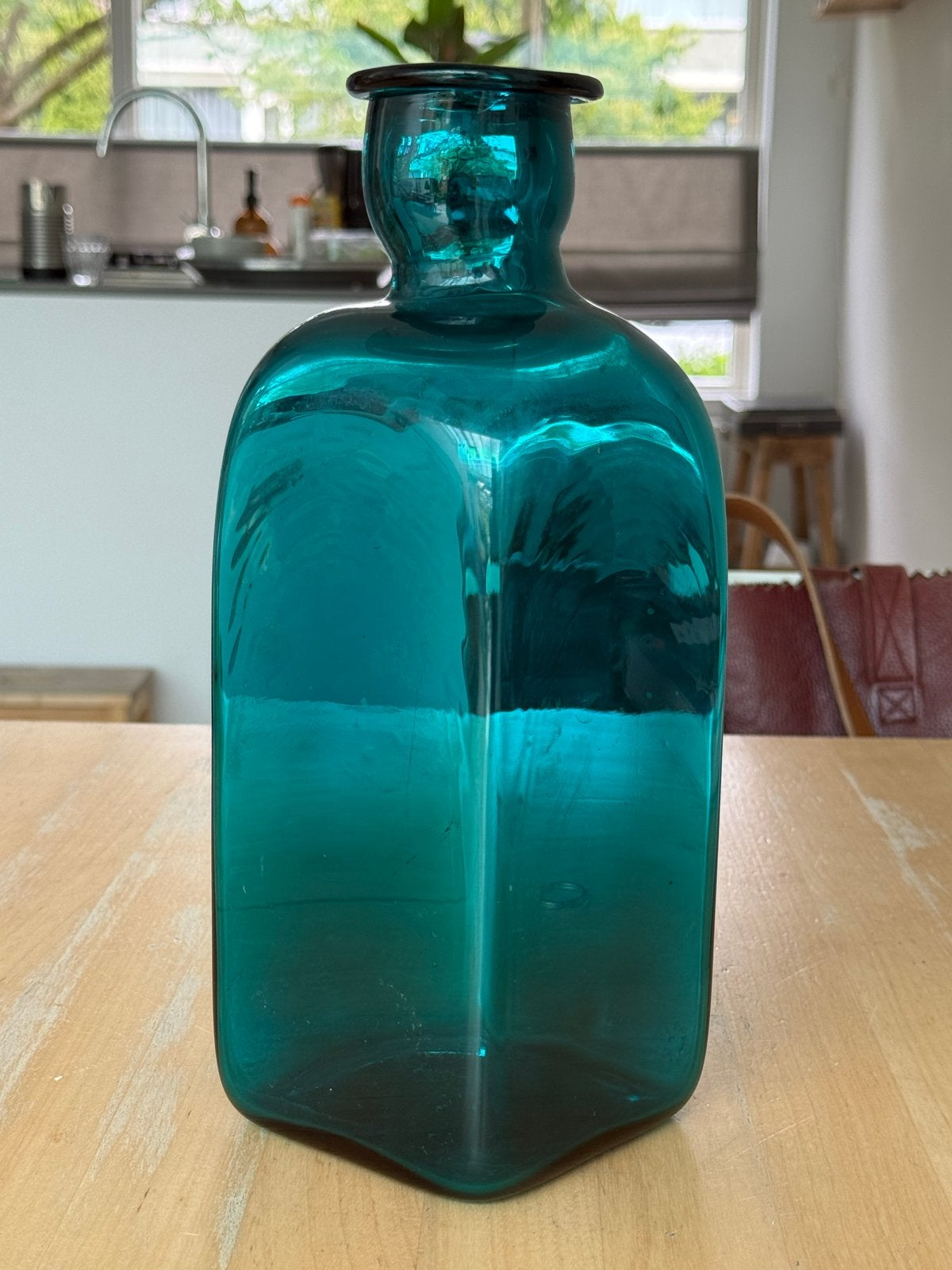 Decoratieve turquoise glazen fles - 26 cm hoog, Ophalen of Verzenden