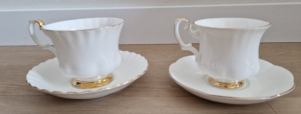 Royal Albert Bone China England Val'Dor, Ophalen of Verzenden