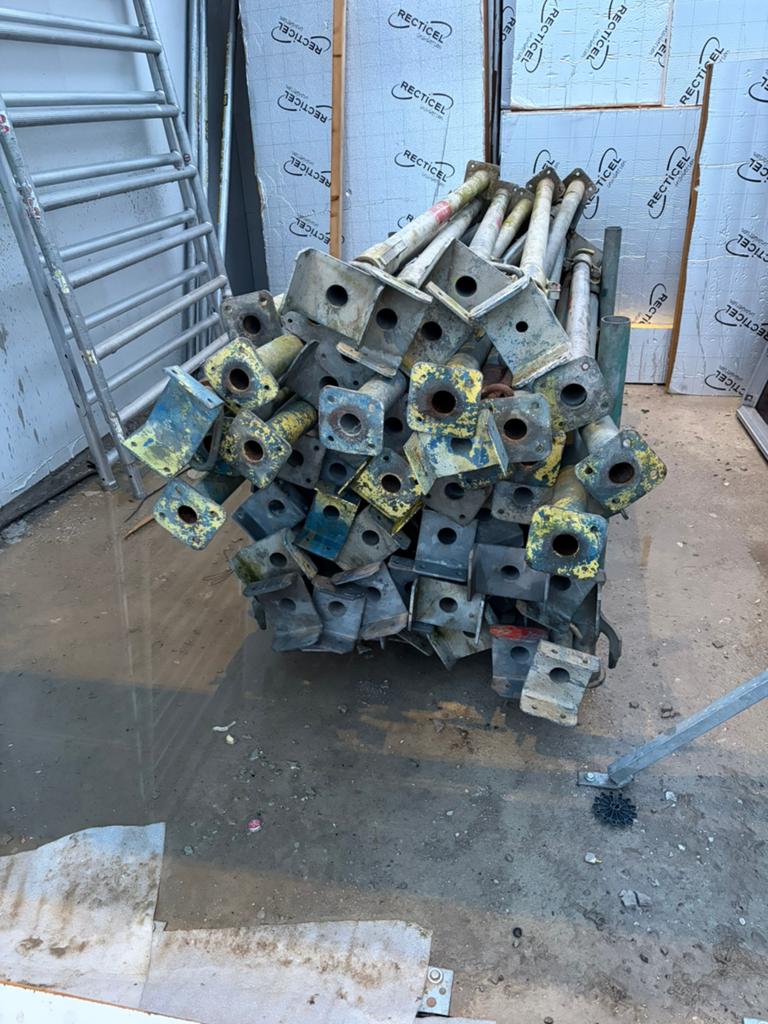Schroefstempels te koop, Ophalen, Zo goed als nieuw, Overige typen, Minder dan 2 meter