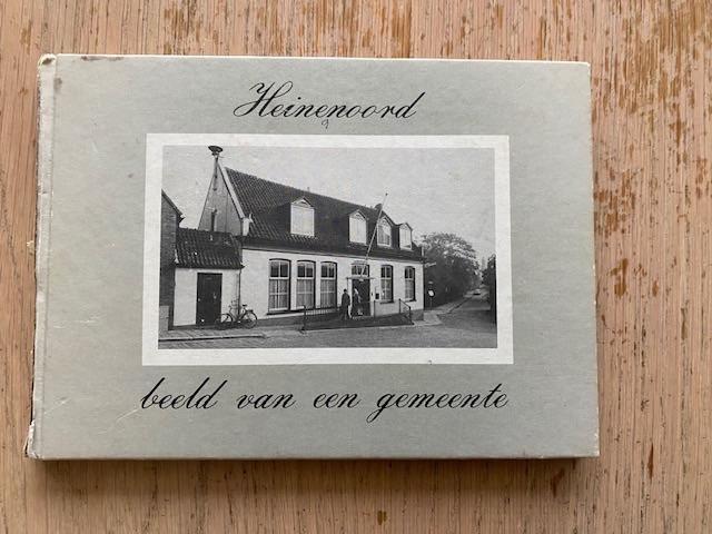 Heinenoord beeld van een gemeente, Ophalen of Verzenden, Zo goed als nieuw