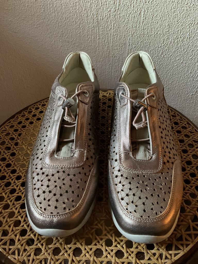 Pikolinos! Prachtige als nieuwe goud leren sneakers mt 41, Kleding | Dames, Schoenen, Overige kleuren, Ophalen of Verzenden, Sneakers of Gympen
