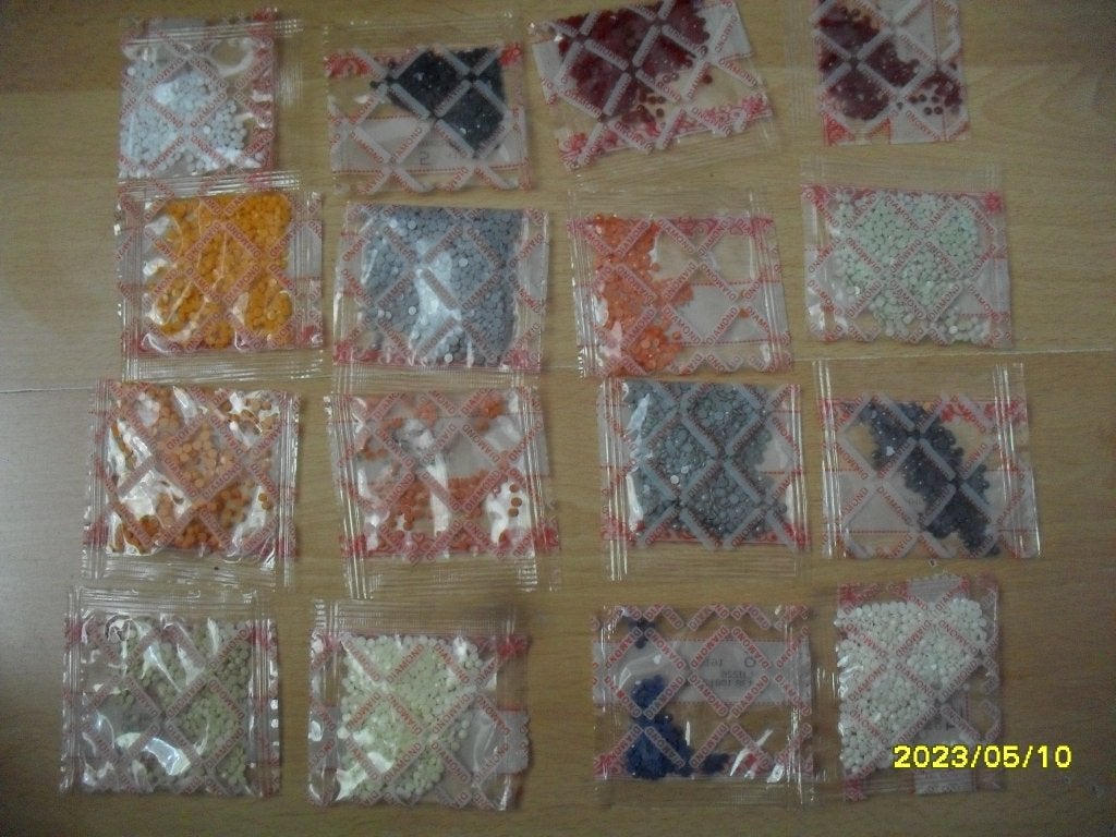 97 NIEUWE, Gesealde Zakjes Ronde, Diamond Painting steentjes, Ophalen of Verzenden, Nieuw, Diamond painting
