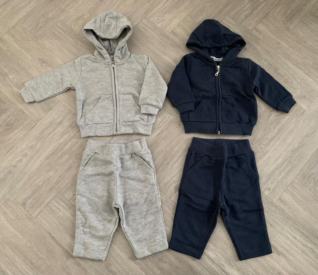 Donker blauwe, grijze joggingpakjes met Stoere shirt maat 62, Kinderen en Baby's, Babykleding | Maat 62, Nieuw, Jongetje, Pakje