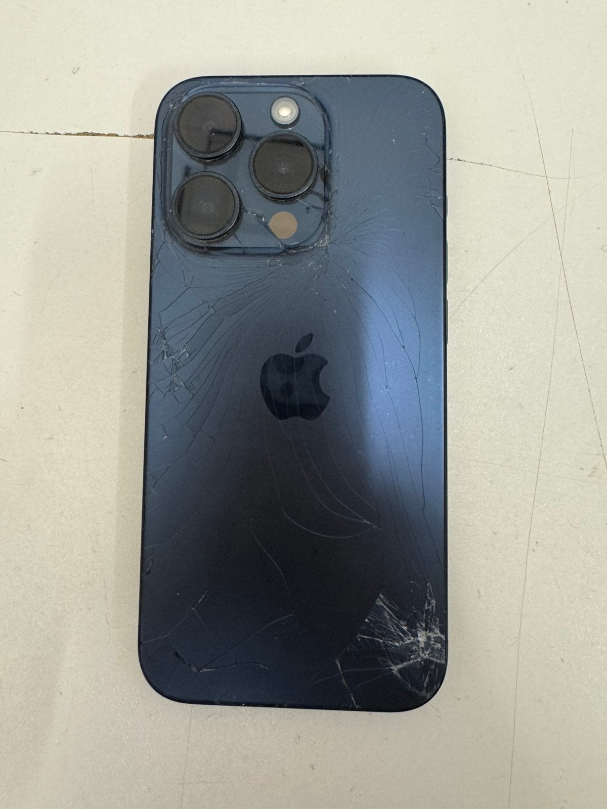 15 pro Kapot, Ophalen of Verzenden, Zo goed als nieuw, 128 GB, IPhone 15 Pro