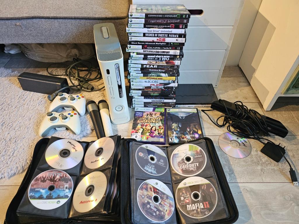 Xbox 360 met 60GB HDD en meer dan 100spellen, Gebruikt, Vanaf 18 jaar, Overige genres, Ophalen of Verzenden