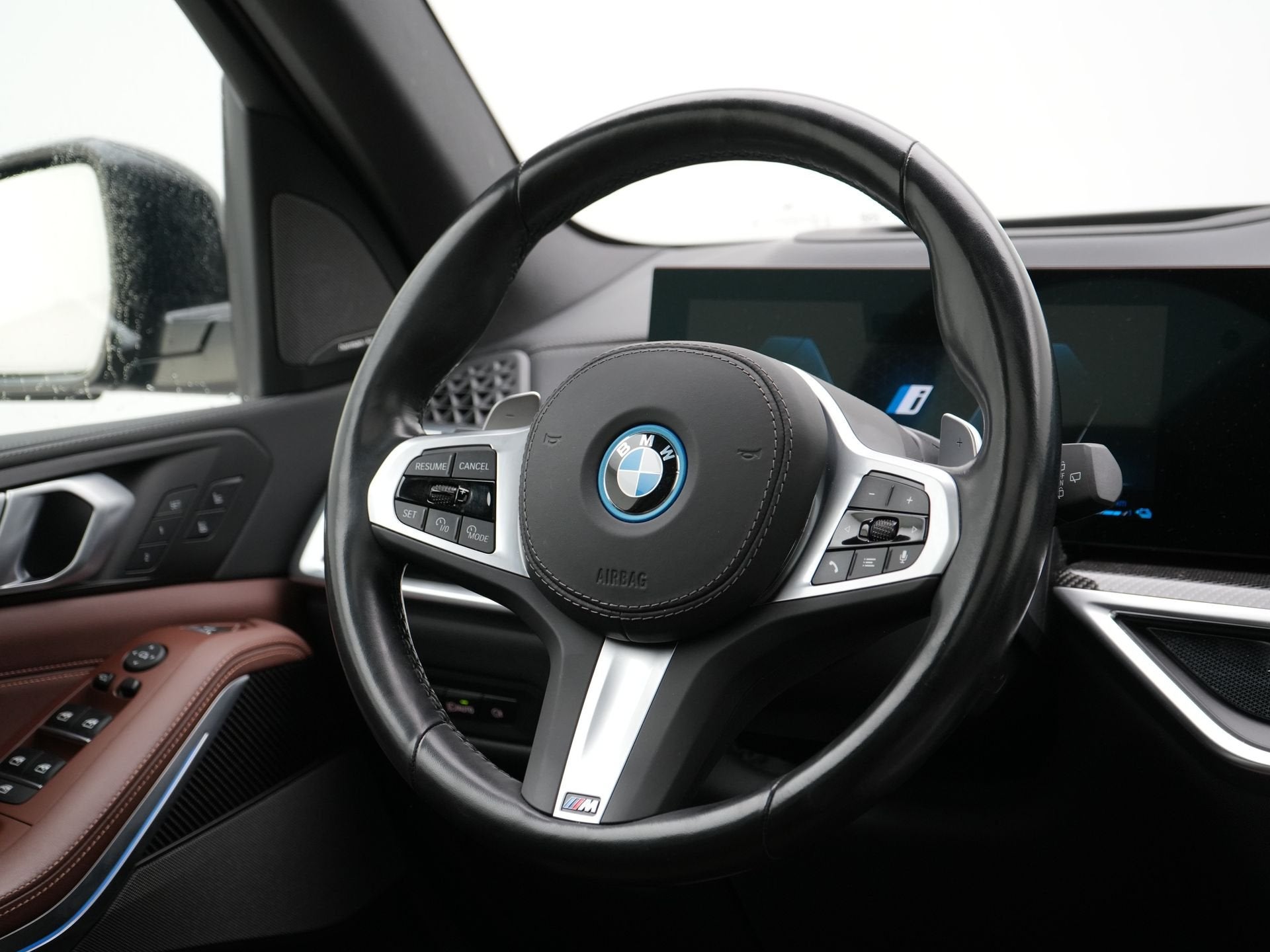 BMW X5 xDrive50e Launch Edition SoH 100% (bj 2023), Auto's, Dealer onderhouden, Gebruikt, 2395 kg, Met garantie (alle)