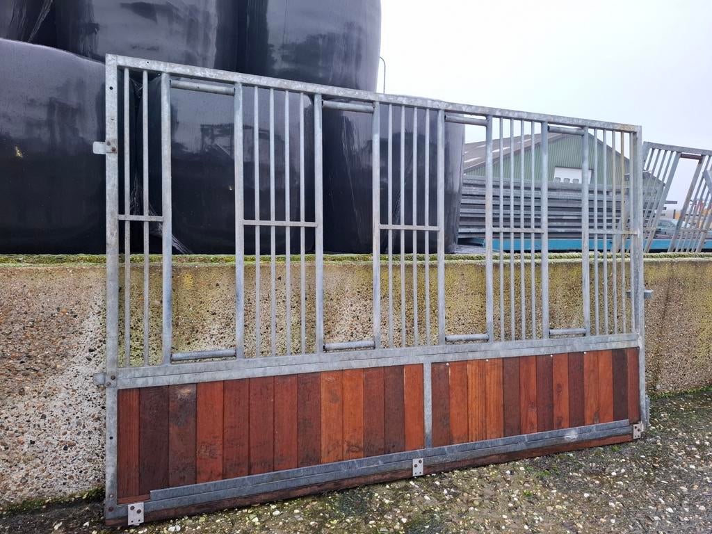 2 stuks voerwand, Ophalen of Verzenden
