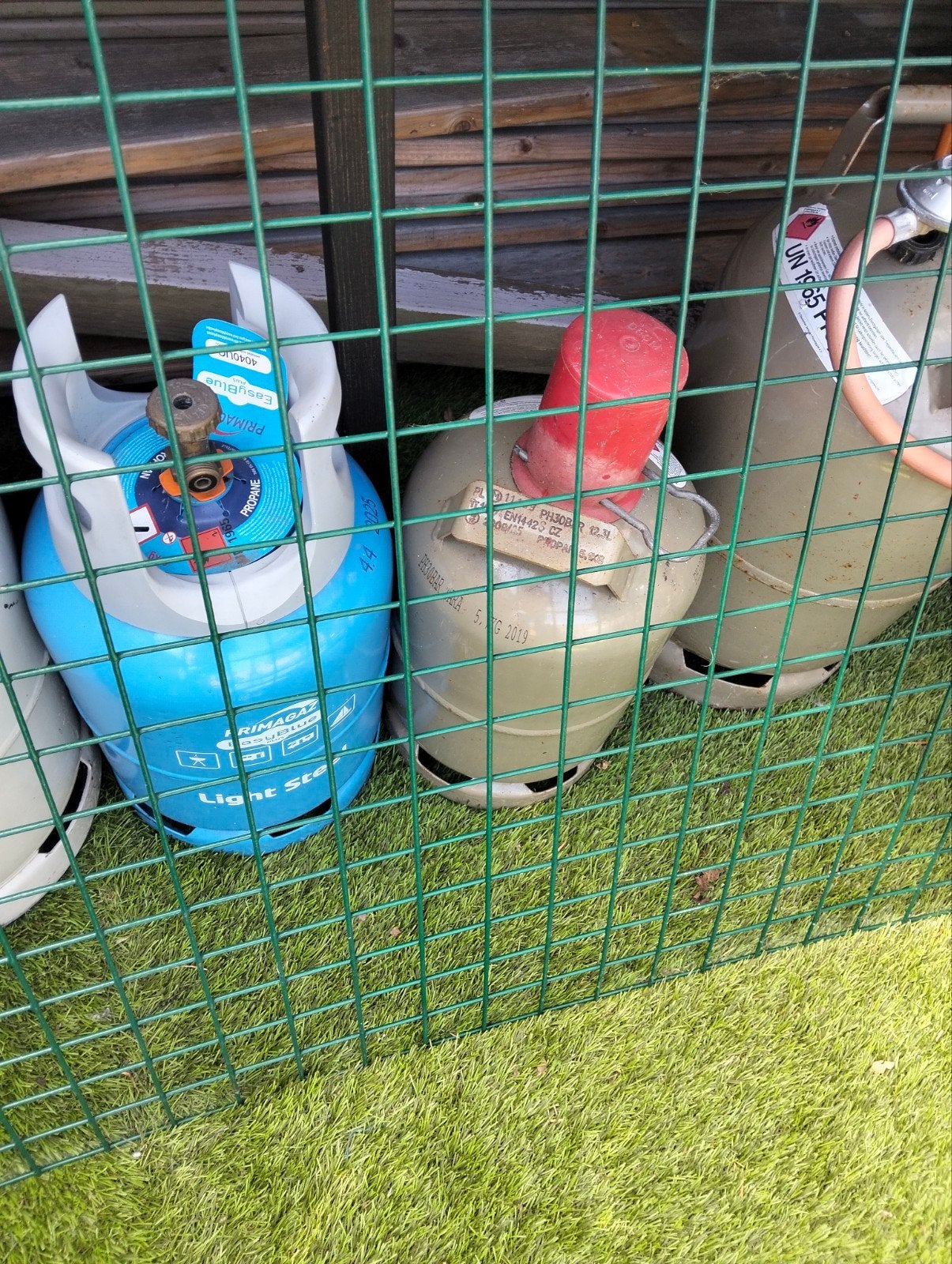 Diverse lege gasflessen,  4x 5kg, 2x11 kg, 1x 33 kg., Ophalen, Gebruikt, Nvt, Nvt