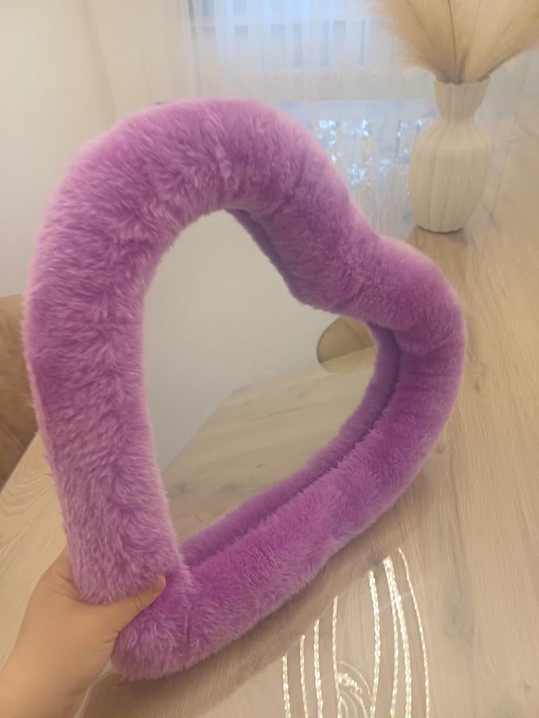 Hartvormige spiegel met pluizige rand - Paars, Minder dan 50 cm, Ophalen of Verzenden, Zo goed als nieuw, Minder dan 100 cm