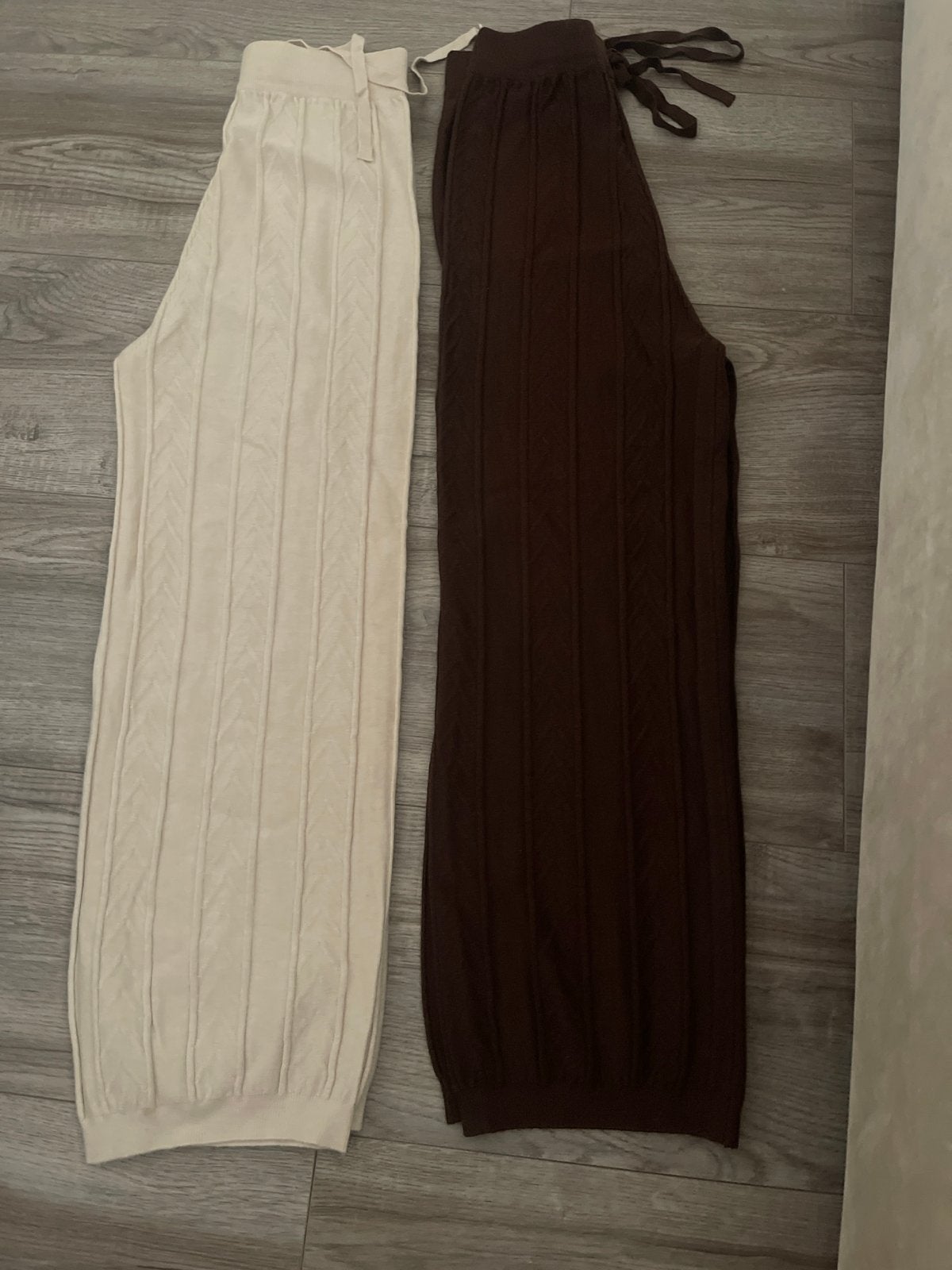 Nieuwe beige en bruine gebreide broeken, maat S-M, Kleding | Dames, Ophalen of Verzenden, Nieuw, Maat 36 (S), Beige