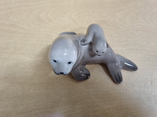 Beeld zeehond met pup, Verzamelen, Beelden en Beeldjes, Ophalen of Verzenden